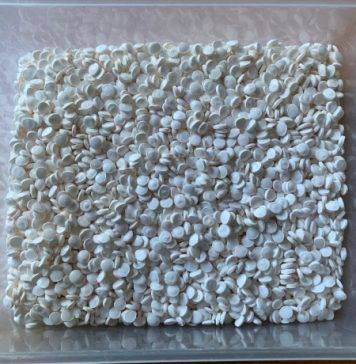 biały polipropylen